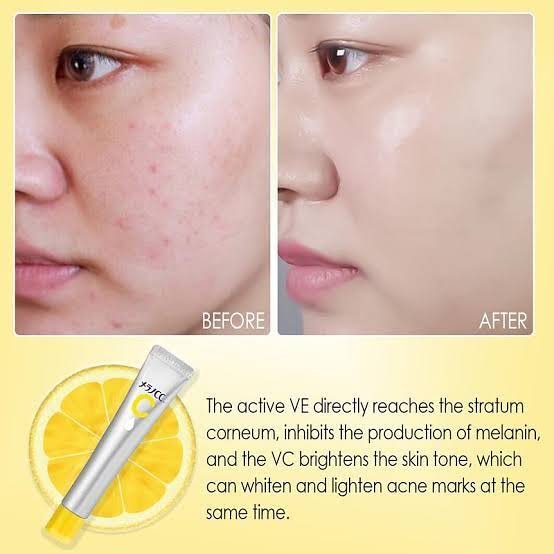 Melano CC Vitamin C Brightening Essence
